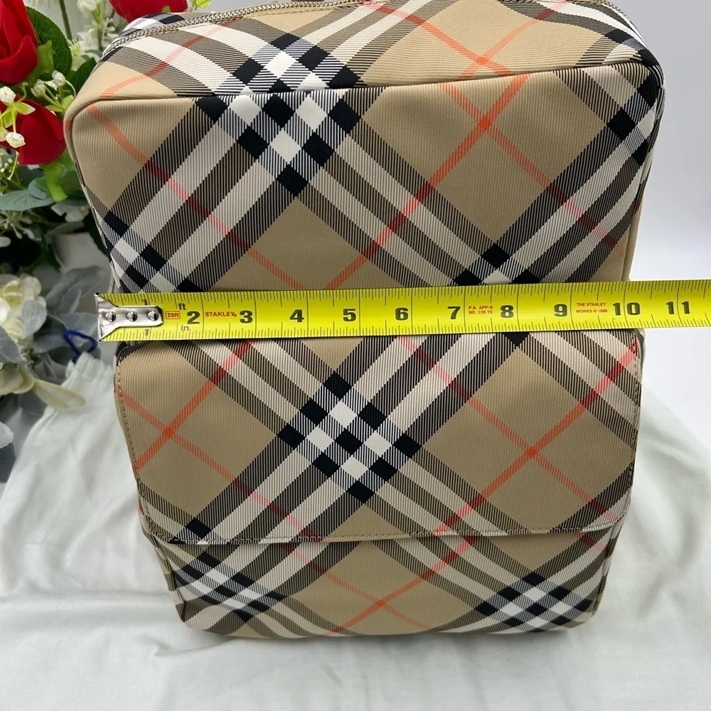 Burberry stylish checkered